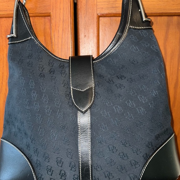 Authentic Black Dooney & Bourke Signature Hobo Purse - Picture 7 of 8